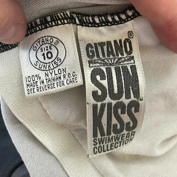 Vintage 80s Gitano “Sun Kiss” Nautical Flags Halter One-Piece Swimsuit - Picture 6 of 6